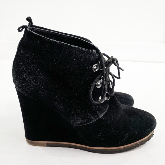 Steve Madden Shoes - Steve Madden Tanngoo Black Suede Booties 8